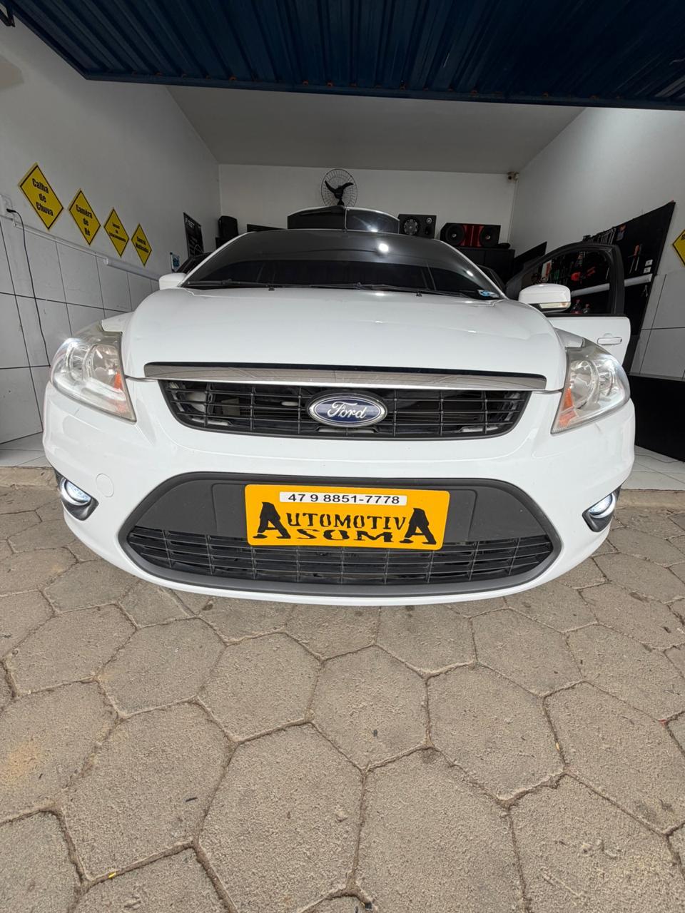 Ford Focus com LED instalado